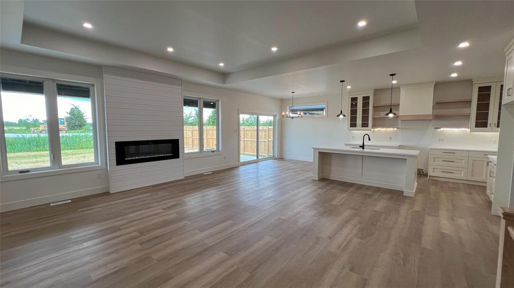 3543 PAUL Crescent, Plympton-Wyoming, Ontario, Canada photo 3