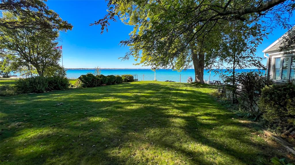 686 BEACH Lane, Sarnia, Ontario, Canada photo 4