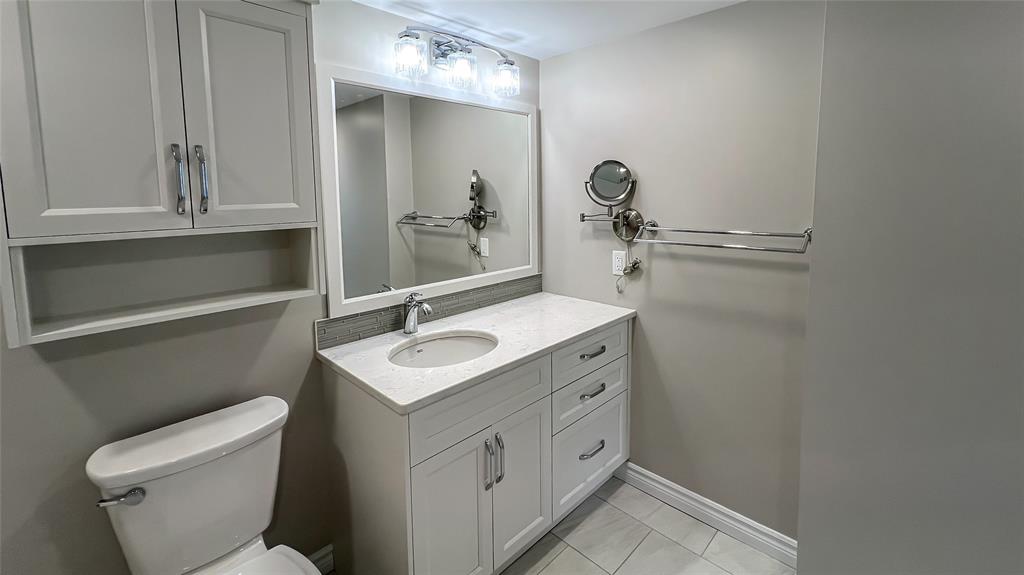 1520 VENETIAN Boulevard Unit# M-212, Point Edward, Ontario, Canada photo 17