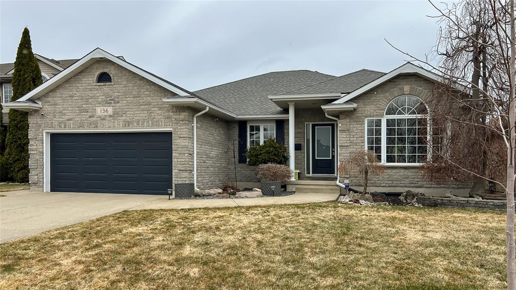 136 AUGUSTA Boulevard, Sarnia, Ontario, Canada photo 1