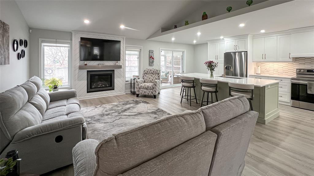 136 AUGUSTA Boulevard, Sarnia, Ontario, Canada photo 8