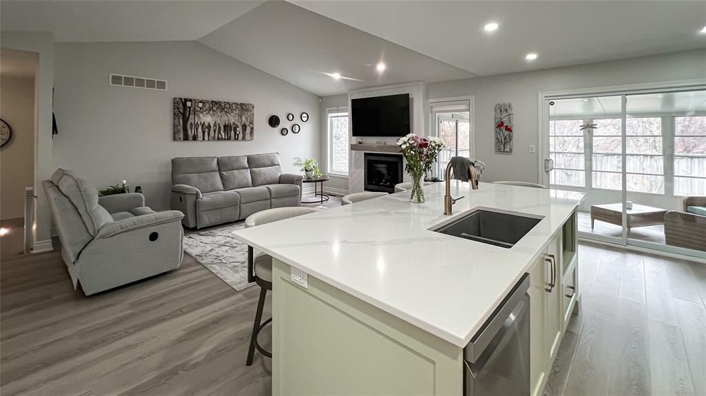 136 AUGUSTA Boulevard, Sarnia, Ontario, Canada photo 9