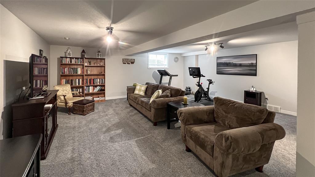 136 AUGUSTA Boulevard, Sarnia, Ontario, Canada photo 26