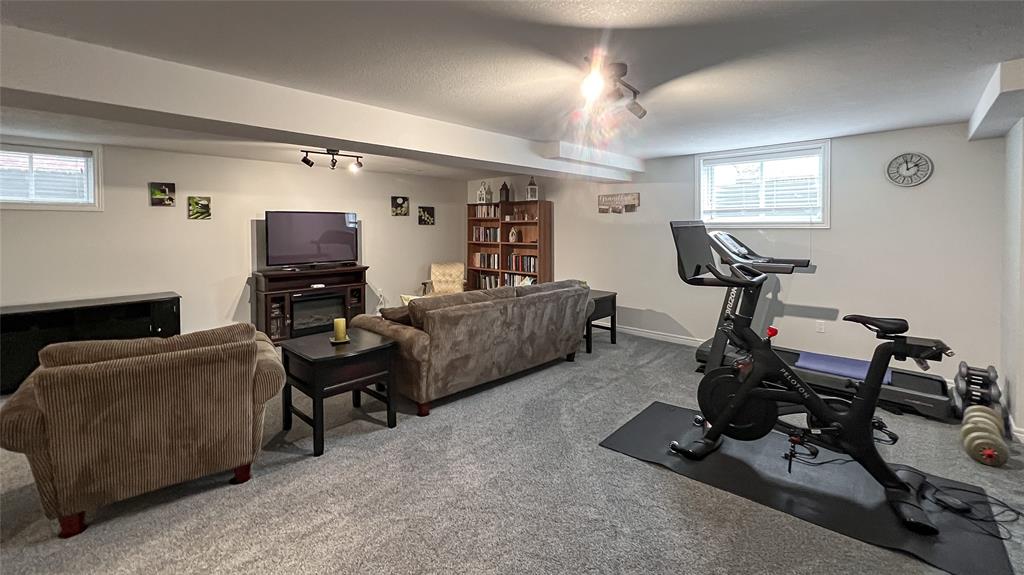 136 AUGUSTA Boulevard, Sarnia, Ontario, Canada photo 27