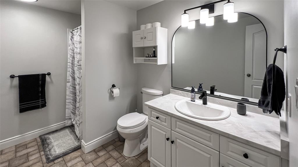 136 AUGUSTA Boulevard, Sarnia, Ontario, Canada photo 30