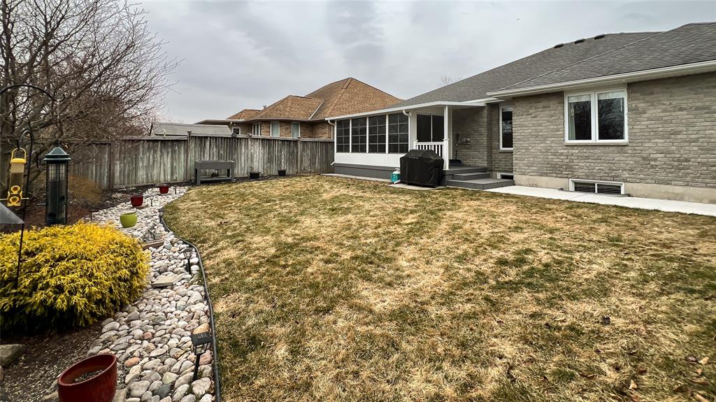 136 AUGUSTA Boulevard, Sarnia, Ontario, Canada photo 35