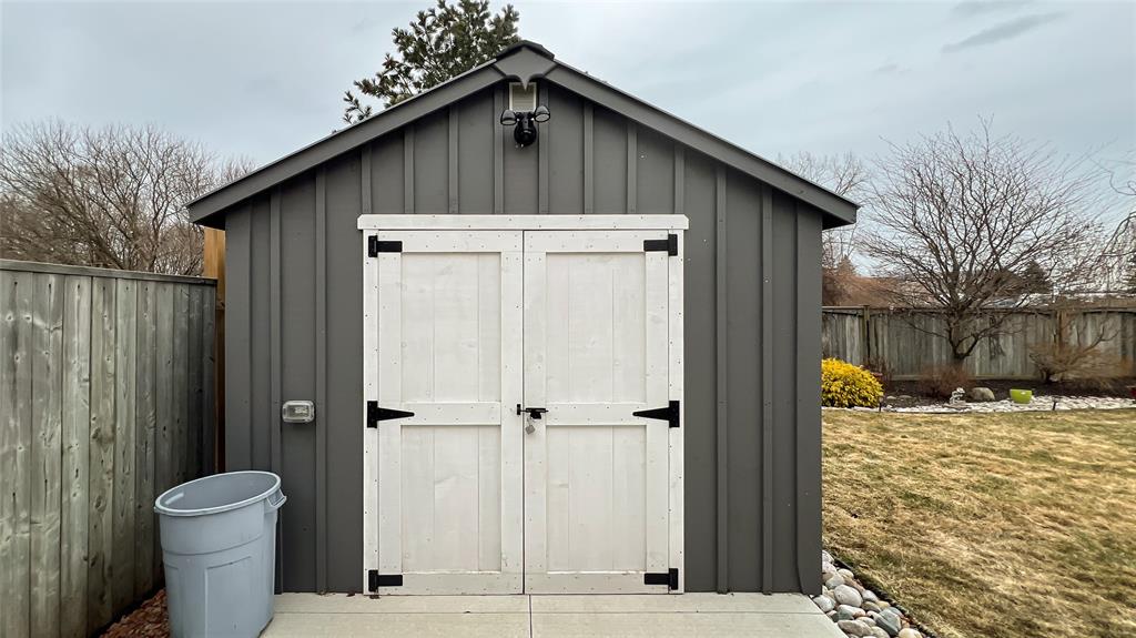 136 AUGUSTA Boulevard, Sarnia, Ontario, Canada photo 36