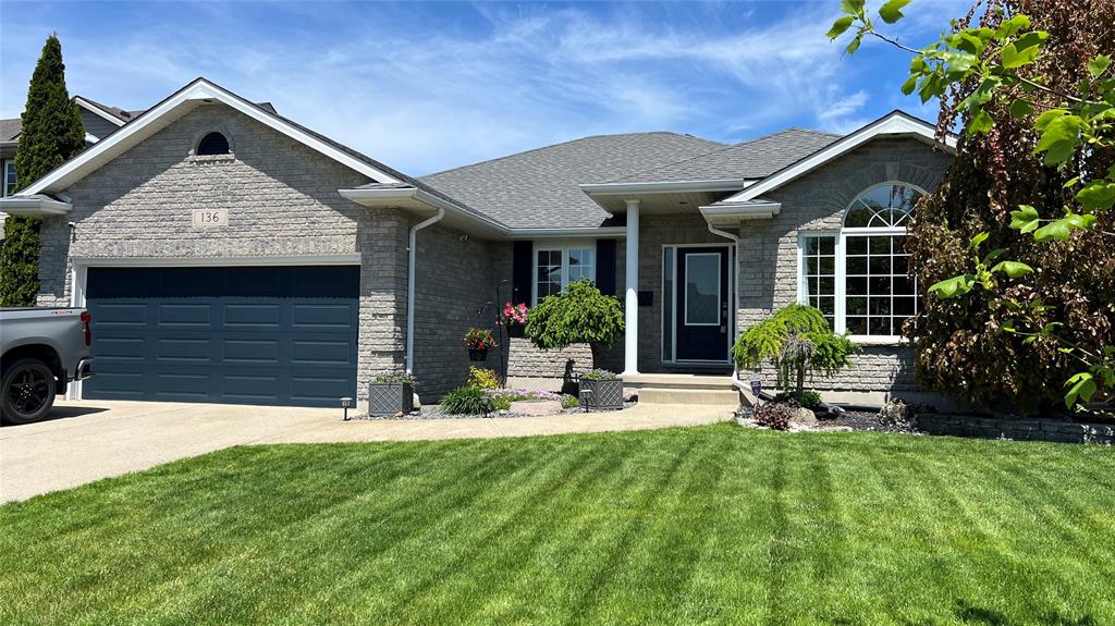 136 AUGUSTA Boulevard, Sarnia, Ontario, Canada photo 1
