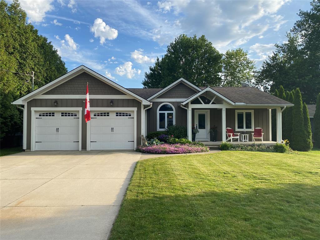 8447 KEITH Street, Lambton Shores, Ontario, Canada photo 1