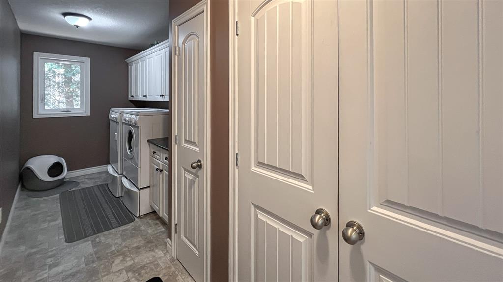 8447 KEITH Street, Lambton Shores, Ontario, Canada photo 10
