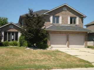3052 MAIDSTONE CRES, Sarnia, Ontario, Canada