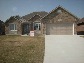 213 STATHIS BLVD, Sarnia, Ontario, Canada