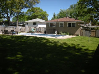 781 RETLAW DR, Sarnia, Ontario, Canada