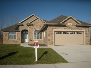 112 LIZUCHA DR, Sarnia, Ontario, Canada