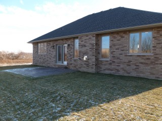 112 LIZUCHA DR, Sarnia, Ontario, Canada