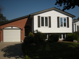 16 WILLOW GLEN CRT, Sarnia, Ontario, Canada