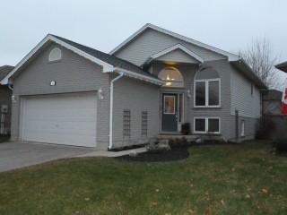 60 HICKORY BLVD West, Strathroy, Ontario, Canada