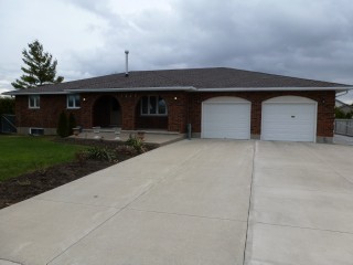 1427 BLACKWELL RD, Sarnia, Ontario, Canada