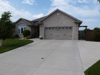 236 DORIS MC CARTHY CRT, Sarnia, Ontario, Canada