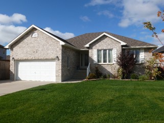 155 CONESTOGA DR, Sarnia, Ontario, Canada