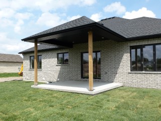 573 WHEATLEY DR, Sarnia, Ontario, Canada