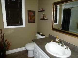 18 ALBERT ST, Point Edward, Ontario, Canada