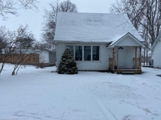 129 QUEEN Street, Clinton Ontario, Canada