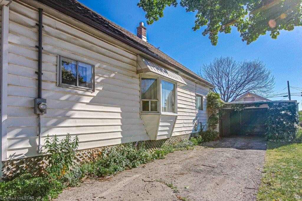 772 CURRY Street, London, Ontario, Canada