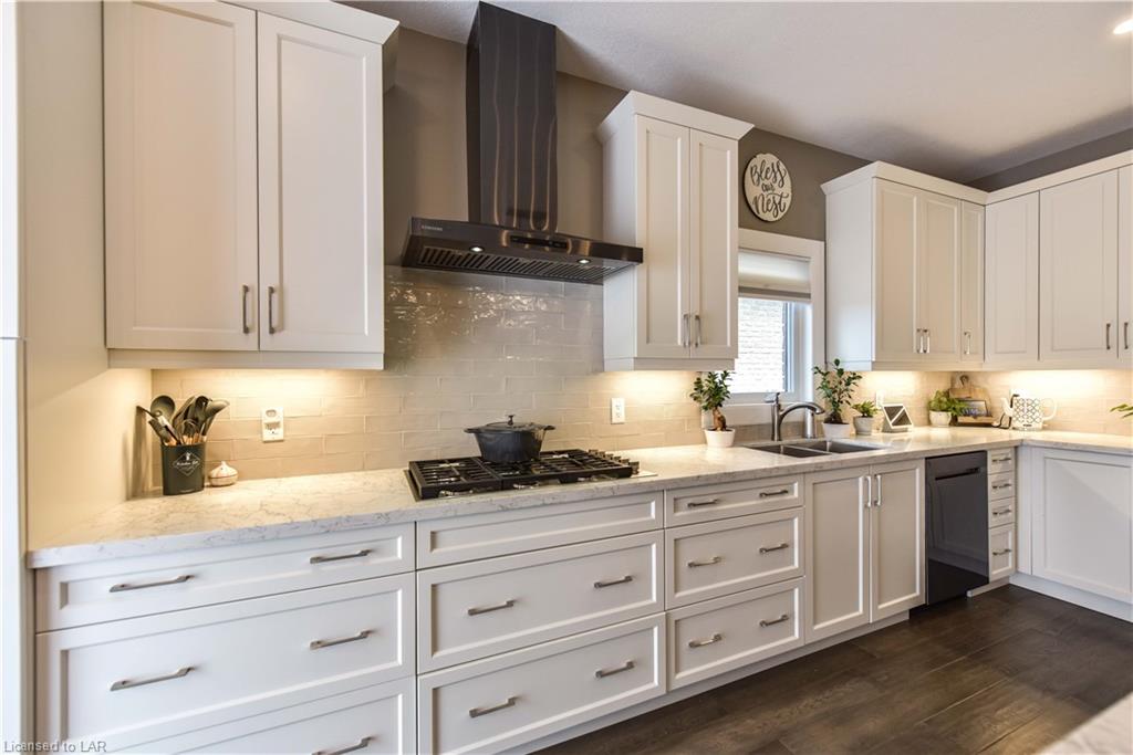 9 CLEOPATRA Court, Orillia, Ontario, Canada