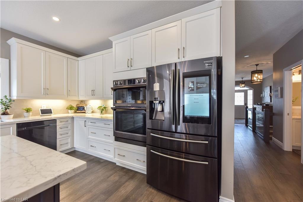 9 CLEOPATRA Court, Orillia, Ontario, Canada