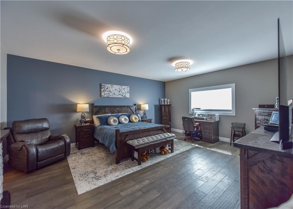 9 CLEOPATRA Court, Orillia, Ontario, Canada