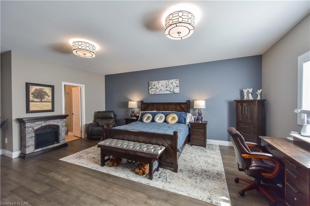 9 CLEOPATRA Court, Orillia, Ontario, Canada