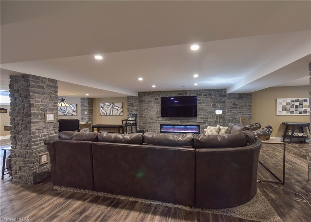 9 CLEOPATRA Court, Orillia, Ontario, Canada