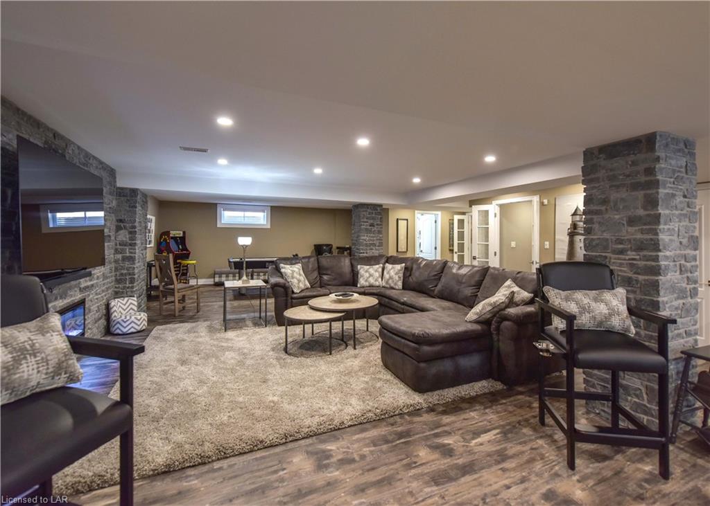 9 CLEOPATRA Court, Orillia, Ontario, Canada