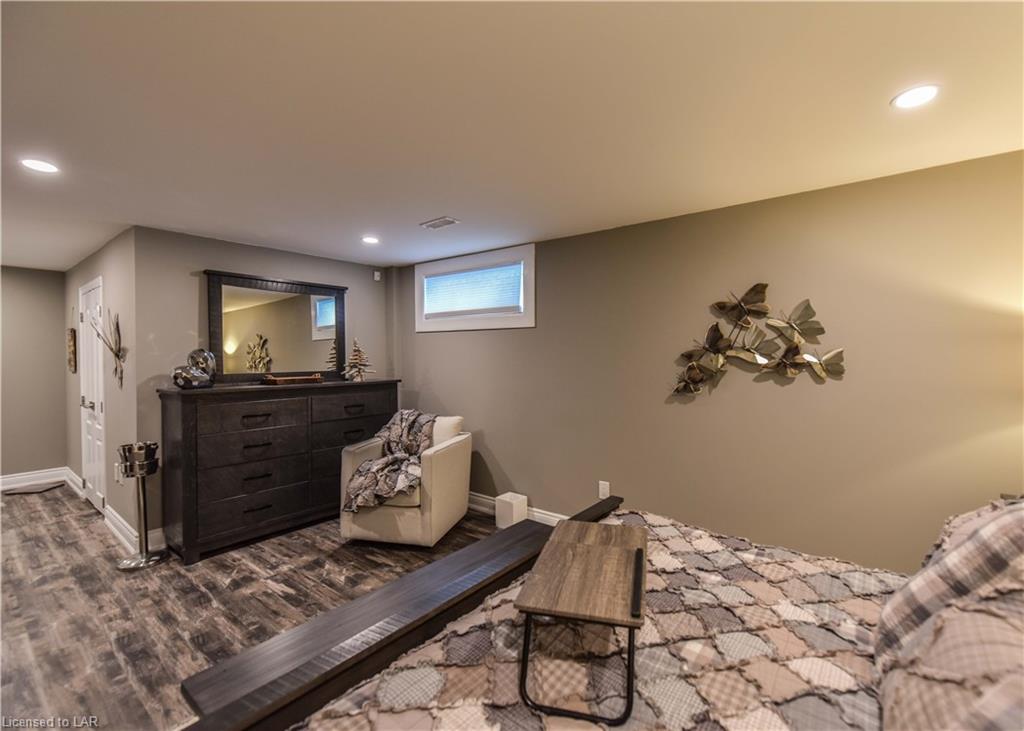 9 CLEOPATRA Court, Orillia, Ontario, Canada