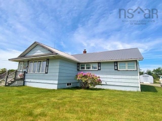 1422 Highway 335, Middle West Pubnico Nova Scotia, Canada