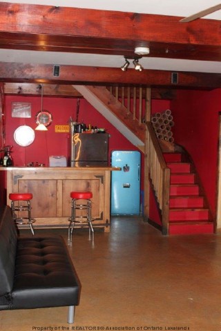 6323 KENNISIS LAKE DR, West Guilford, Ontario, Canada