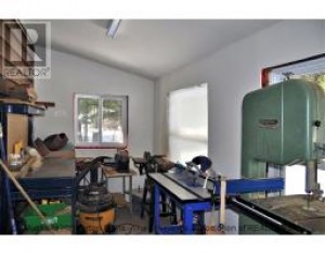 1095 HOWARD THOMPSON RD, Algonquin Highlands, Ontario, Canada