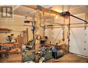 1095 HOWARD THOMPSON RD, Algonquin Highlands, Ontario, Canada