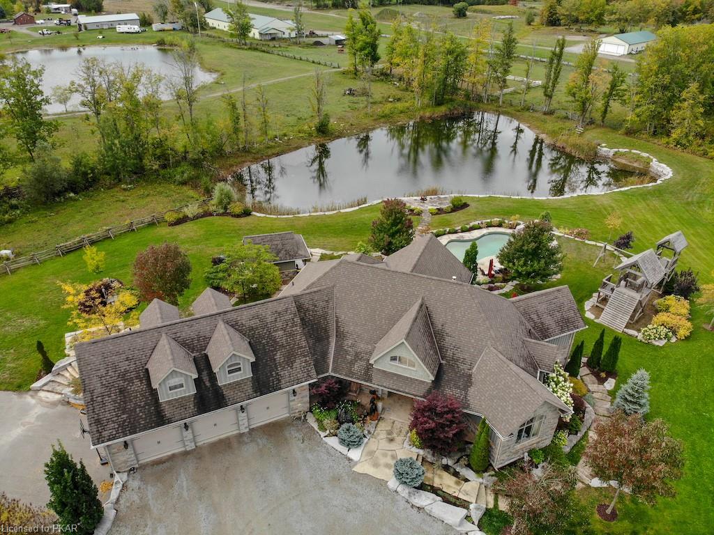 217 FLYNNS Road, Buckhorn Ontario, Canada
