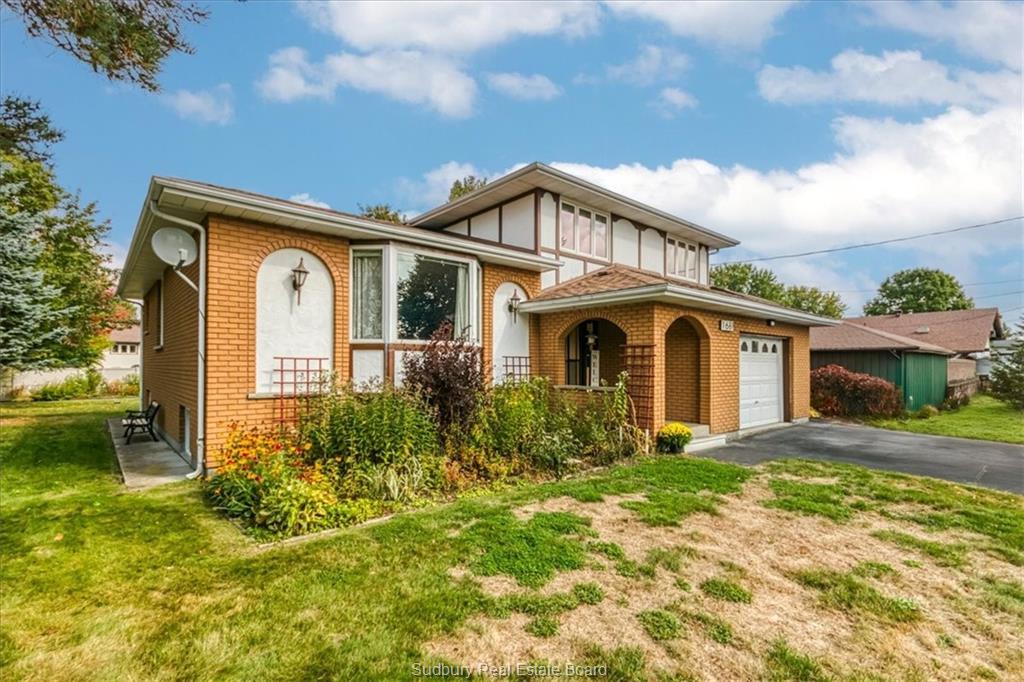 1688 richard street, Val Caron Ontario, Canada