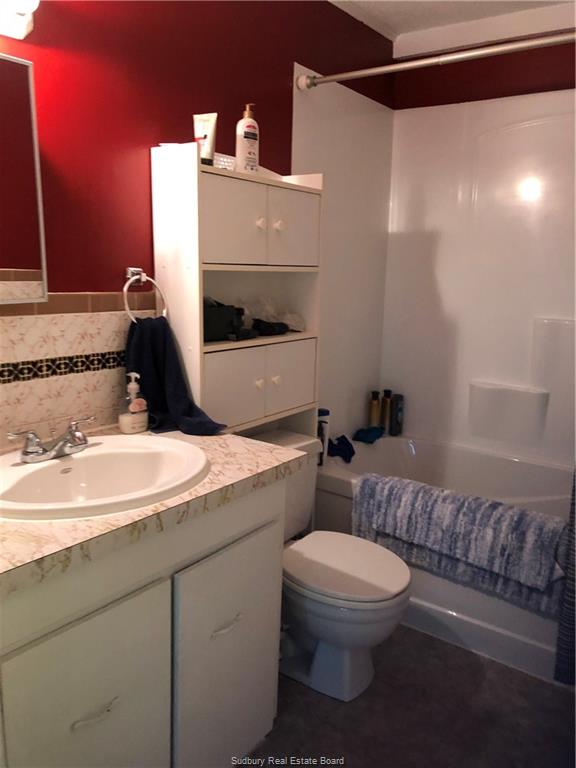 4123 Hwy 69 N, Val Therese, Ontario, Canada