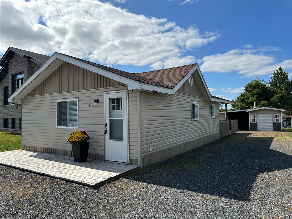 11 Randolph Street, Capreol Ontario, Canada