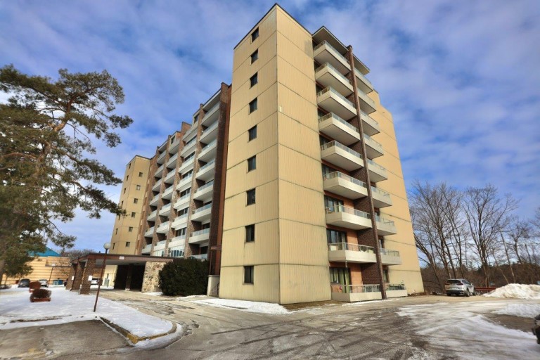 665 & 671 Woolwich Street, Guelph, Ontario, Canada photo 1