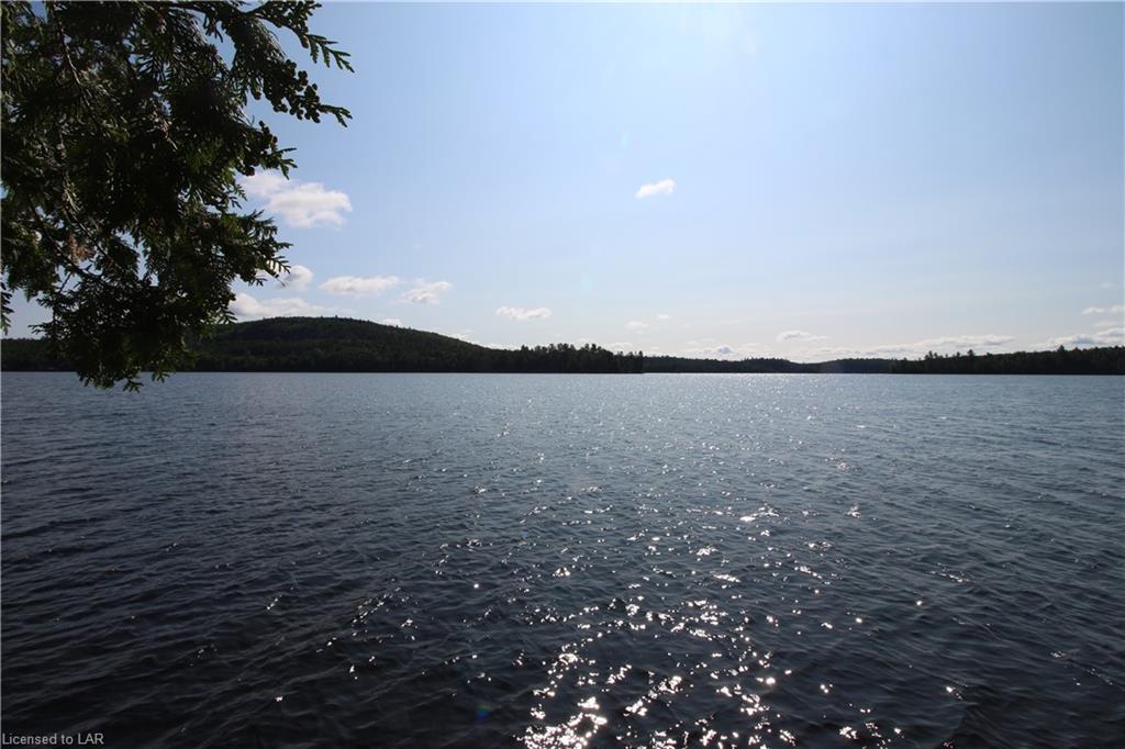 1115 ROCK Lake, Whitney Ontario, Canada