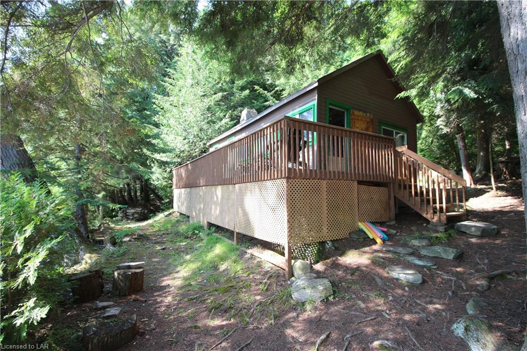 1115 ROCK Lake, Whitney Ontario, Canada