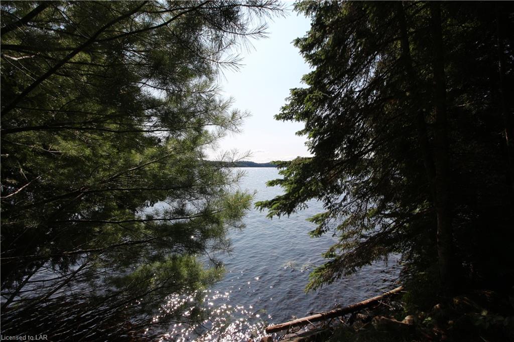 1115 ROCK Lake, Whitney Ontario, Canada
