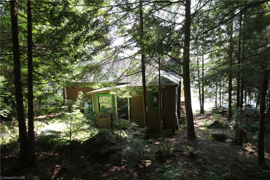 1115 ROCK Lake, Whitney Ontario, Canada