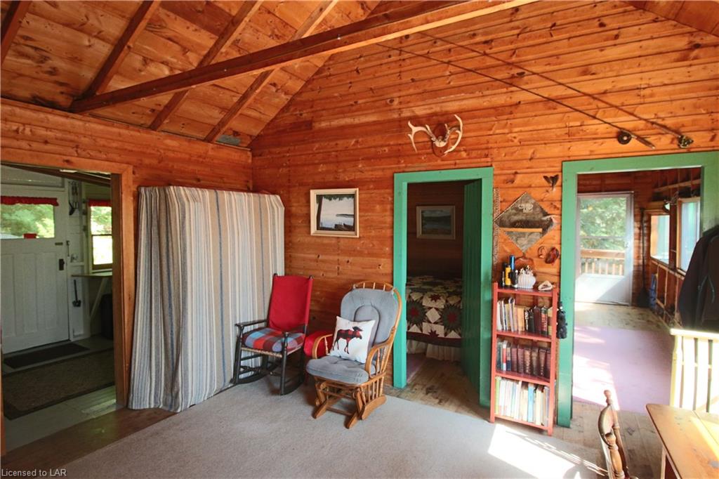 1115 ROCK Lake, Whitney Ontario, Canada