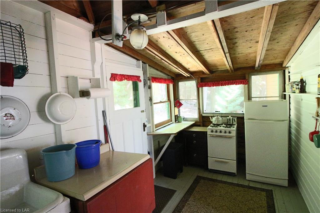 1115 ROCK Lake, Whitney Ontario, Canada